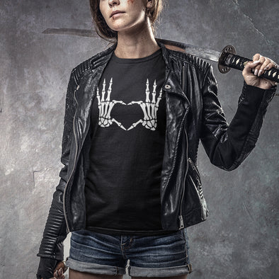 T-Shirt Fit Noir Heart with Skull Hands Femme